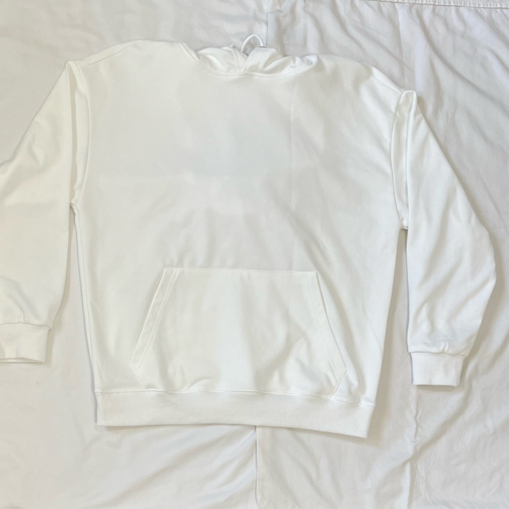 White treat people with kindness sweatshirt size M